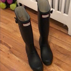 Like new Hunter Rain books